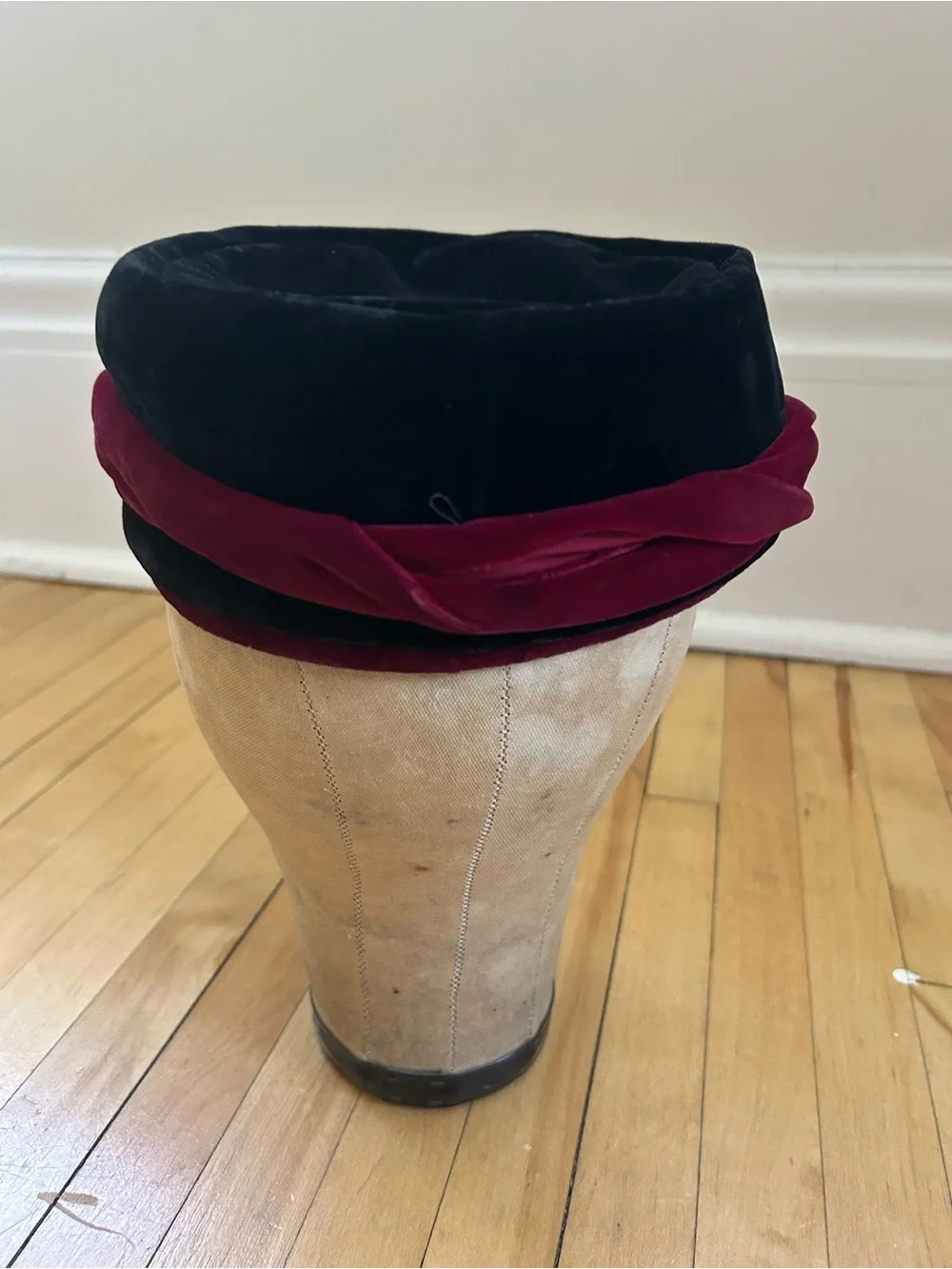Libye Diamond 1950s Black Velvet Pillbox Hat with Wine Tail